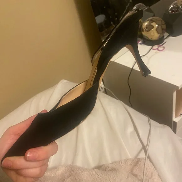 Carolyne manolo blahnik shoes! - Picture 3 of 5